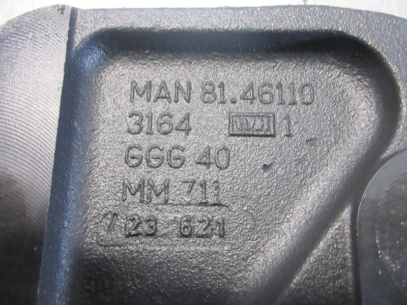 Kormányzás - Teherautó MAN 81.46110-3164 CHASSIS BRACKET STUURHUIS 18.510 EURO 6: 6 kép.
