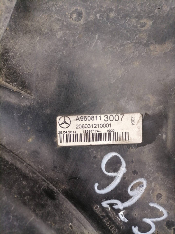 Univerzális alkatrész - Teherautó Mercedes-Benz Kabiini plastik A9608113007: 4 kép.