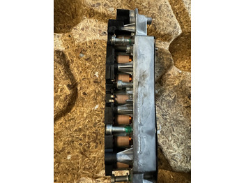 Sebességváltó és alkatrészek - Teherautó ZF Ventilblock TRAXON Getriebe 0501330550: 4 kép.