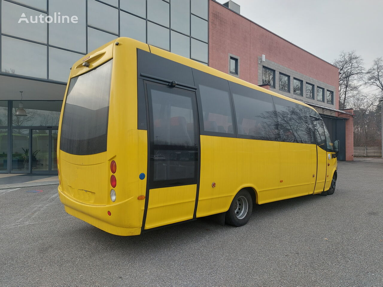 Minibusz, Kisbusz IVECO WING: 5 kép.