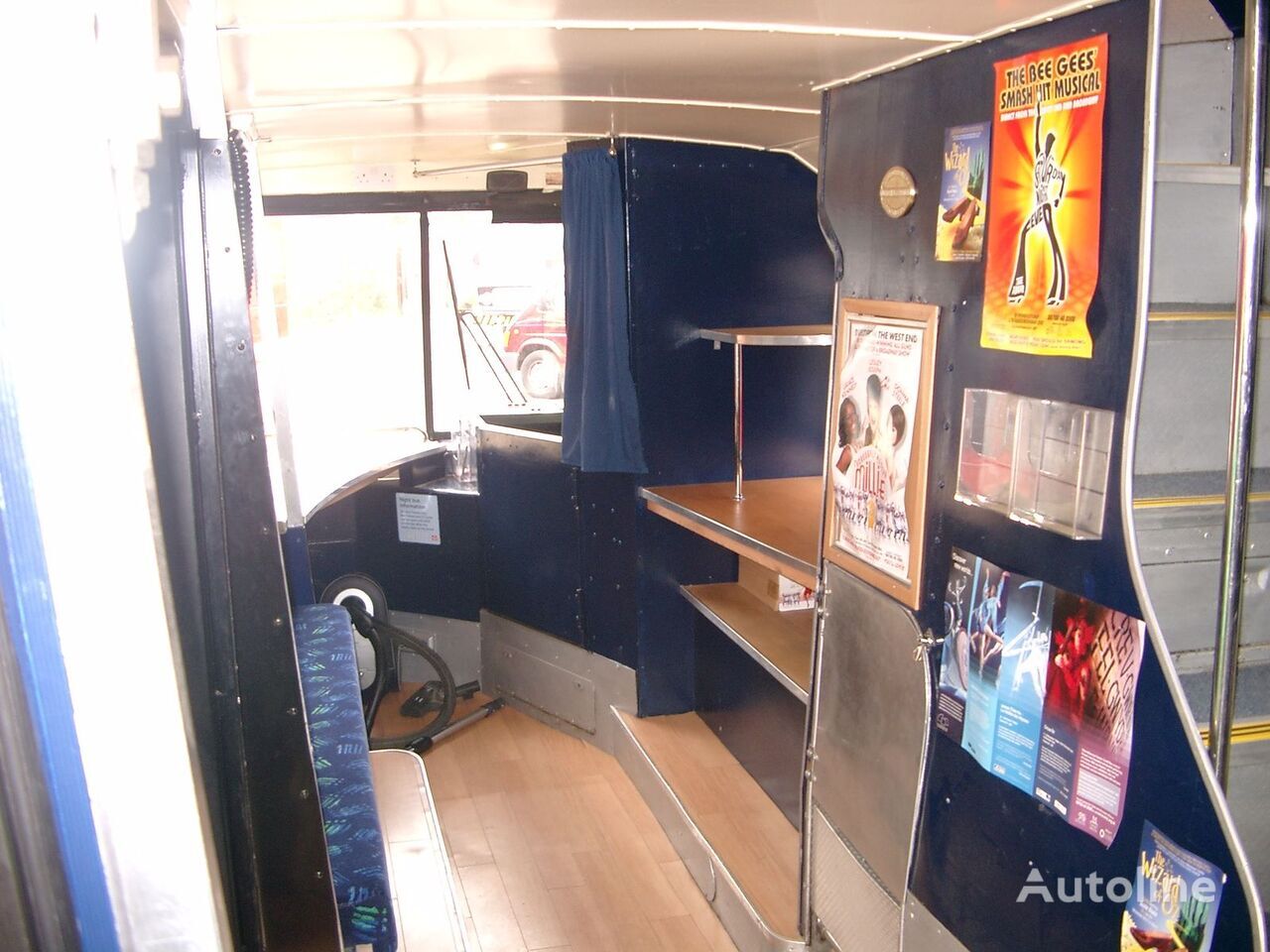 Emeletes busz MCW METROBUS British Double Decker Bus Marketing Exhibition AVAILAB: 4 kép.