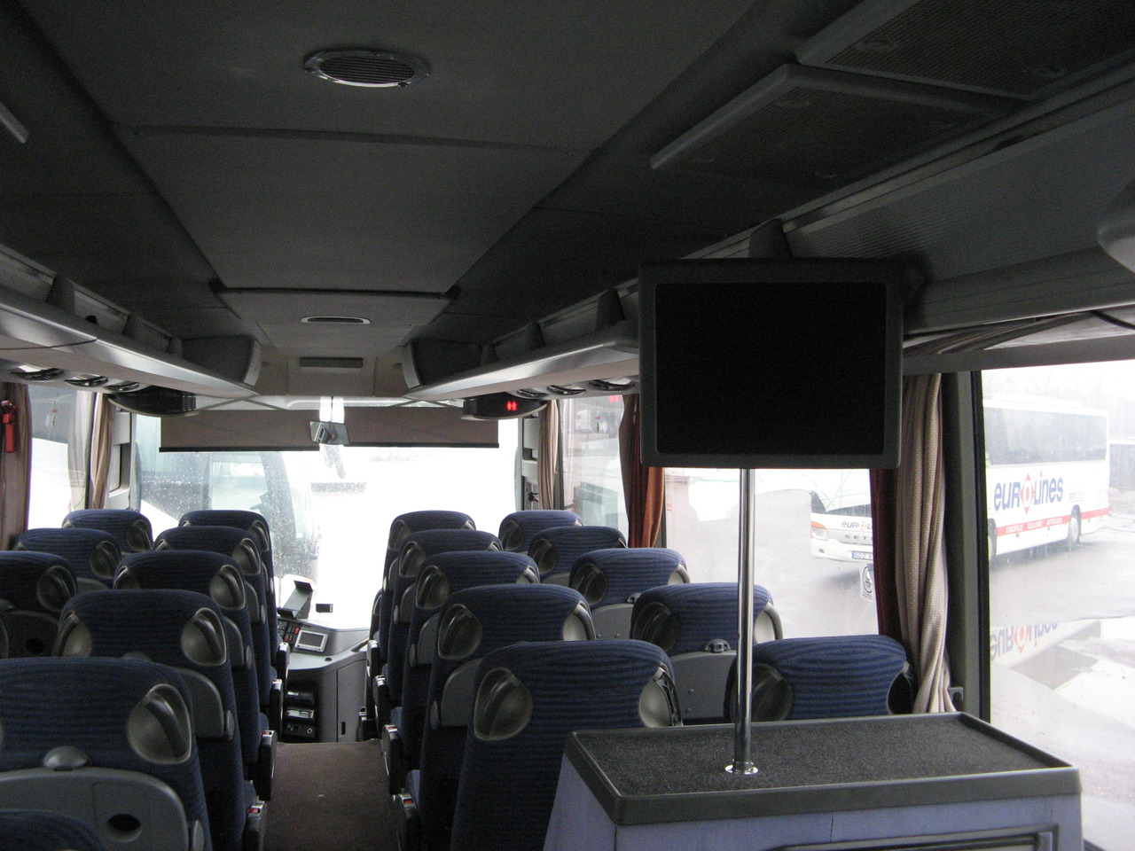 Távolsági busz SETRA S 415 GT-HD: 9 kép.