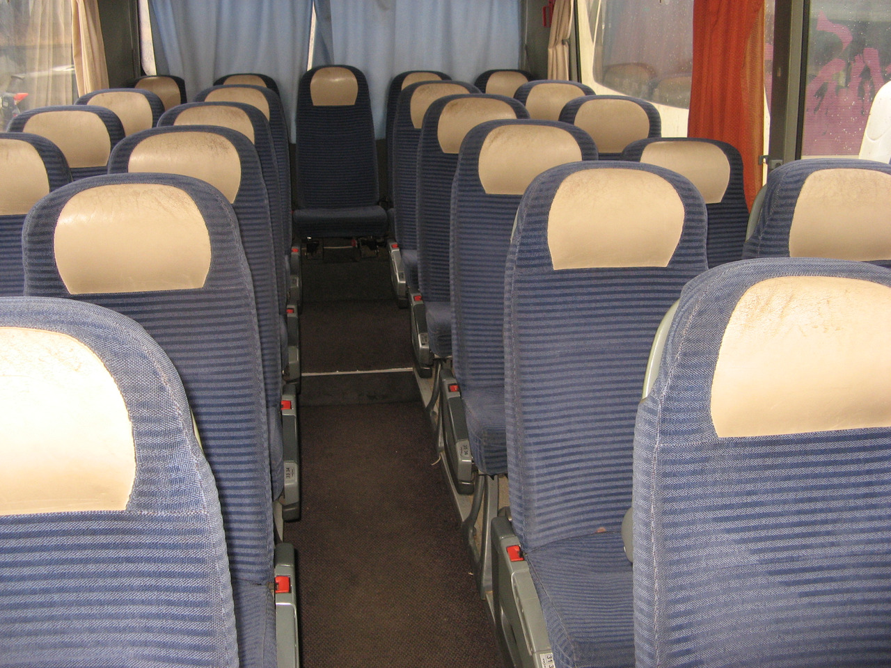 Távolsági busz SETRA S 415 GT-HD: 8 kép.