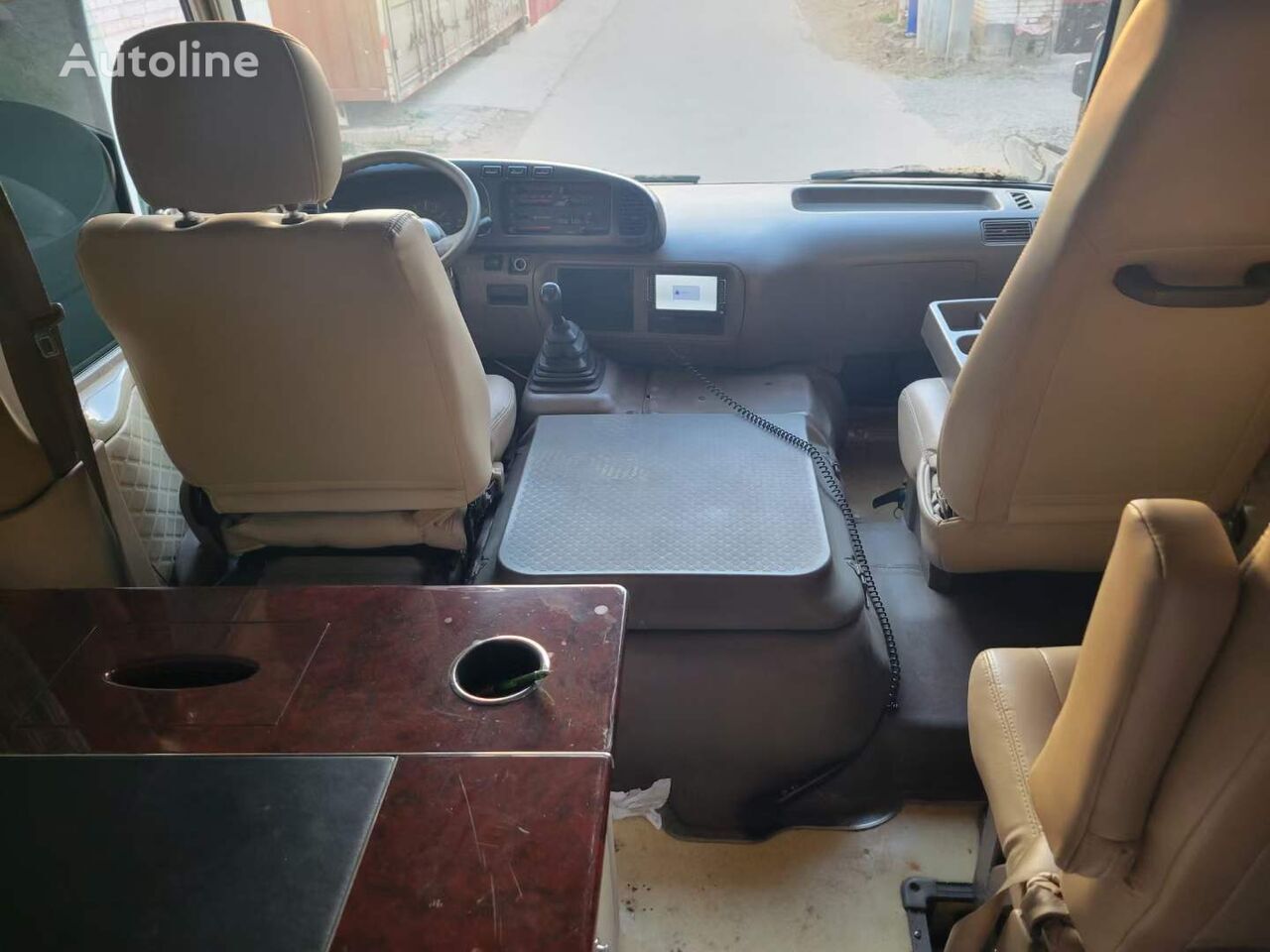 Helyközi busz TOYOTA Coaster mini bus passenger van leather seat: 6 kép.