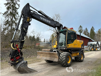 Gumikerekes kotró VOLVO