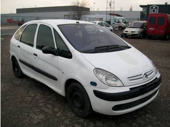 Citroen MPV, fabr.CITROEN, type PICASSO, 2.0 HDI, eerste inschrijving 01-01-2006, km-stand 122.000, chassisnr VF7CHRHYB39999468, AIRCO, alle documenten aanwezig - Autó