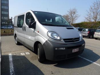 Opel Vivaro - Autó