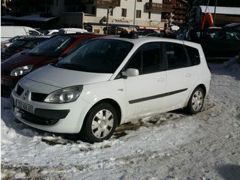 Renault Grand Scenic - Autó