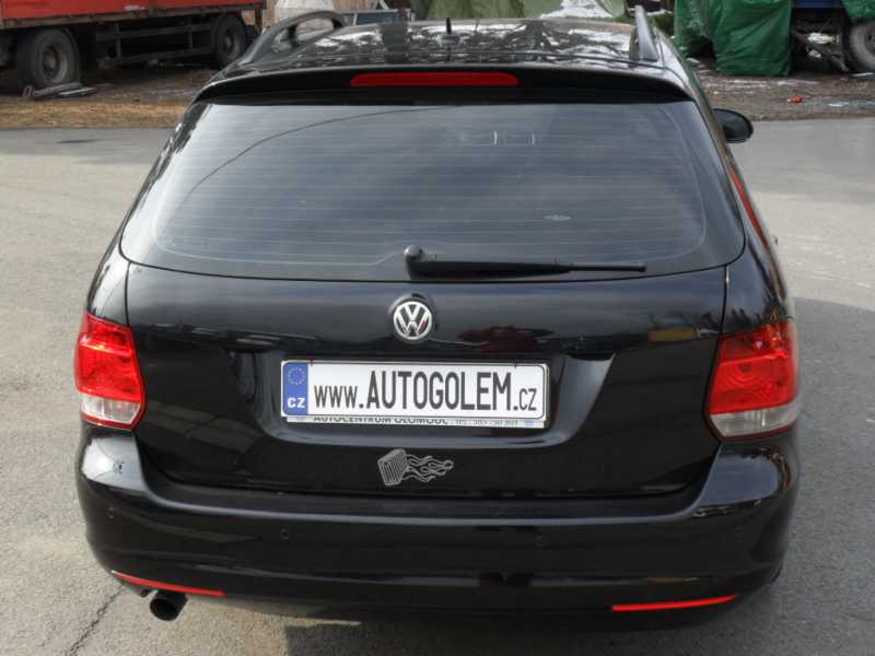 Autó Volkswagen Golf Kombi: 9 kép.