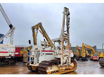 Csőfektető Liebherr RL 22 B
