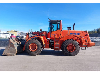 Fiat-Hitachi W270 HYVÄT RENKAAT, KAUHA  - Gumikerekes homlokrakodó