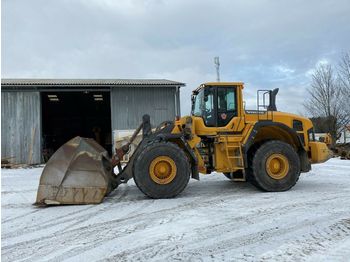 Gumikerekes homlokrakodó Volvo L180G