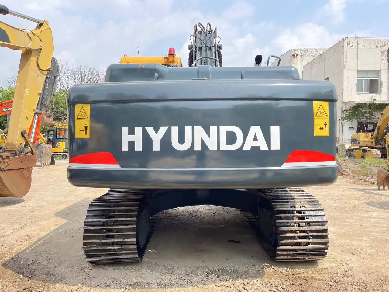 Lánctalpas kotró HYUNDAI R220 -9S track excavator 22 tons Korean hydraulic digger: 6 kép.