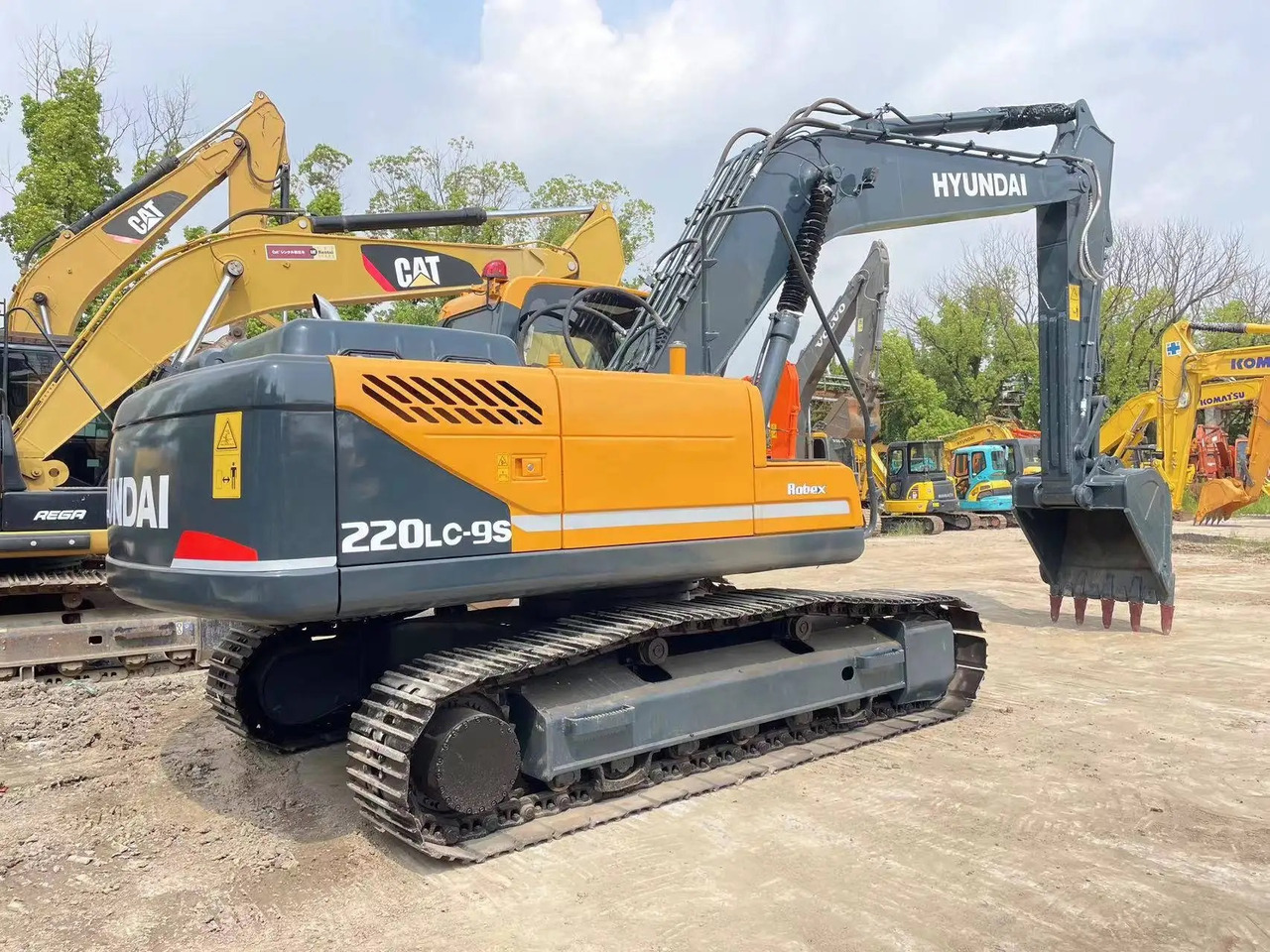 Lánctalpas kotró HYUNDAI R220 -9S track excavator 22 tons Korean hydraulic digger: 3 kép.
