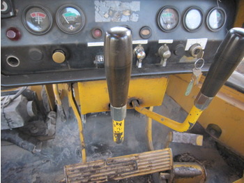 Csőfektető KOMATSU D355 C3 pipelayer: 2 kép.