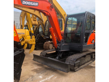 Lánctalpas kotró Used Doosan dx60 dh60 dx55 dh55 mini excavator 6 ton: 2 kép.