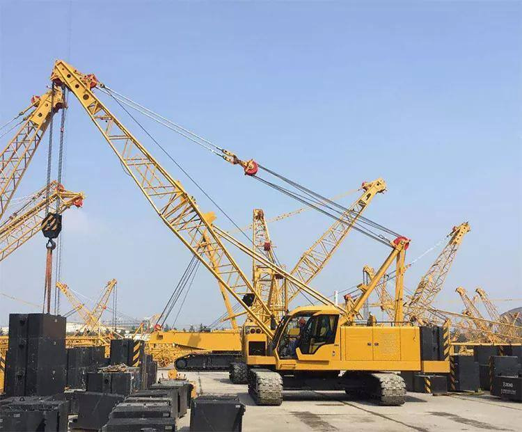 Lánctalpas daru XCMG 85 ton crawler crane used XGC85 price: 3 kép.