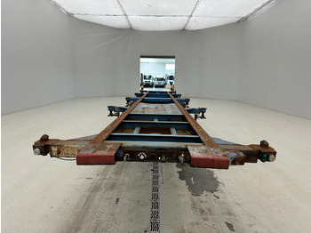 Fruehauf Skelet 2 x 20-30-40 ft - Félpótkocsi cserefelépítményes: 2 kép.