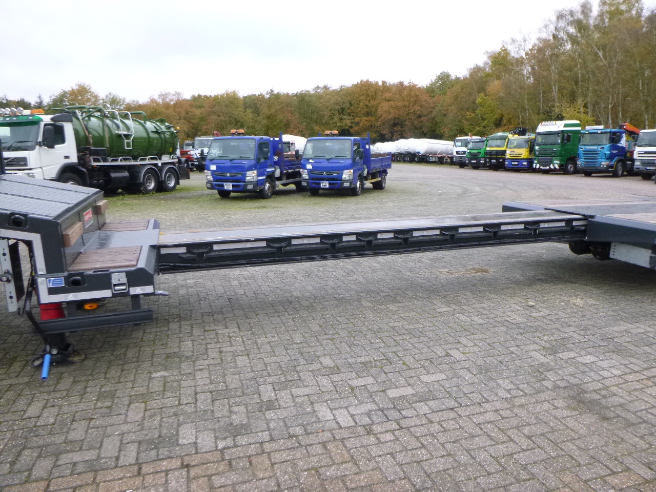 Új Félpótkocsi mélybölcsős Langendorf 3-axle semi-lowbed trailer 48T ext. 13.5 m + ramps: 19 kép.
