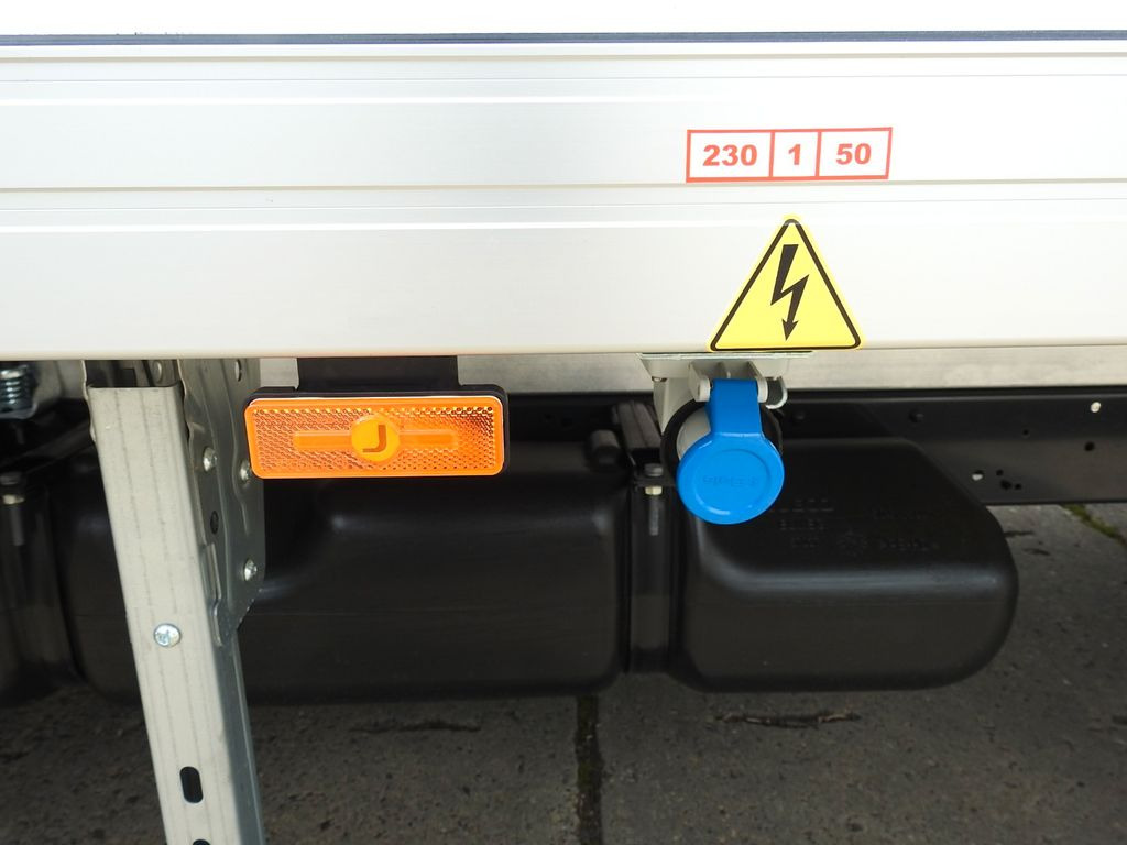 Hűtős kisteherautó Iveco DAILY 35S16 KUHLKOFFER -10*C 8 PALETTEN: 21 kép.