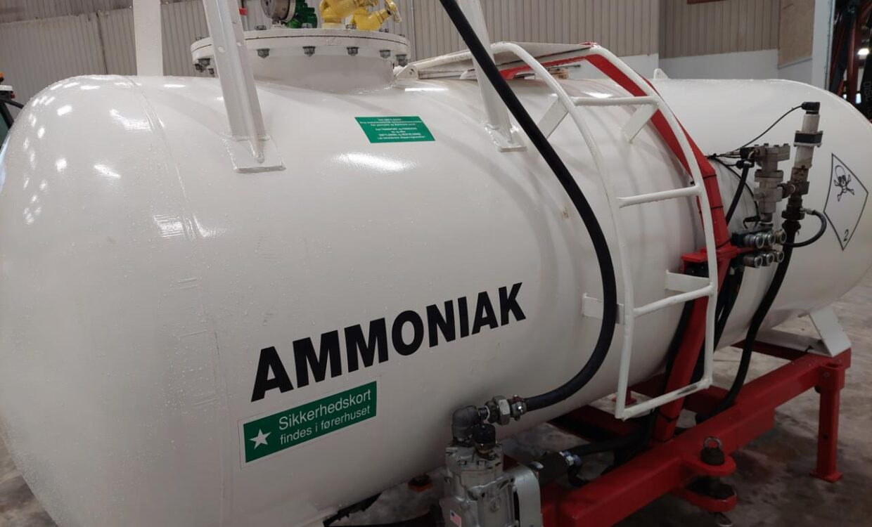 Műtrágyaszóró gép, Tároló tartály Agrodan Ammoniak-tank med ISO-BUS styr: 9 kép.
