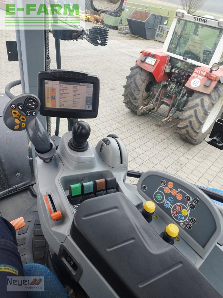 Traktor New Holland t6090 powercommand: 12 kép.