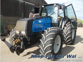 Valtra 8750 Delta power - Traktor