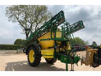 Vontatott permetezők John Deere 832i
