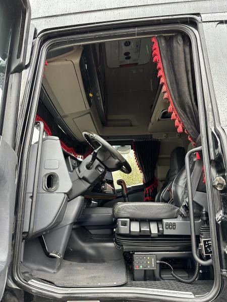 Nyergesvontató Scania R 500 V8 TL Intarder Leder Kipphydr. Manual: 16 kép.