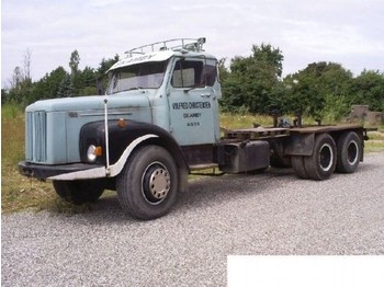 Alvaz teherautó Scania LS 110 6x2 Veteran Torpedo Gestell