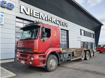 Autószállító teherautó SISU E11