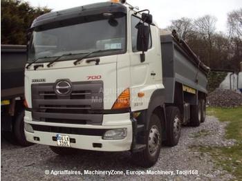Hino 700 - Billenőplatós teherautó