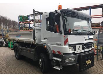 Billenőplatós teherautó Mercedes-Benz 1529 4x4 Anbauplatte Winterdienst
