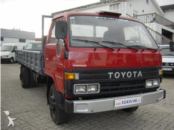 Toyota W95L-MDDT3 - Billenőplatós teherautó