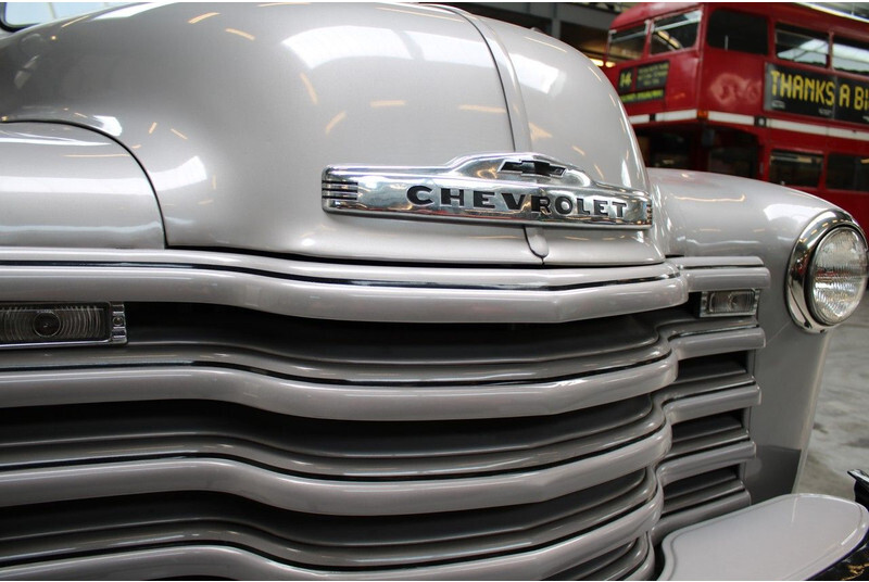 Billenőplatós teherautó Chevrolet Loadmaster: 12 kép.