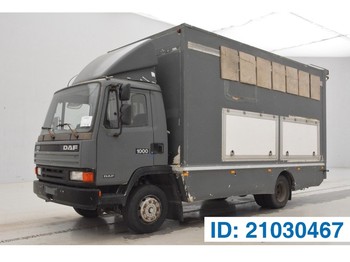 Dobozos felépítményű teherautó DAF 1000 ATi: 1 kép.