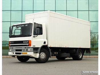 Dobozos felépítményű teherautó DAF 65.210 EURO 1 CLOSED BOX TAIL LIFT MANUAL GEARBOX: 1 kép.