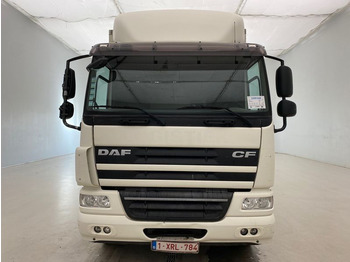 Dobozos felépítményű teherautó DAF CF65.250: 2 kép.
