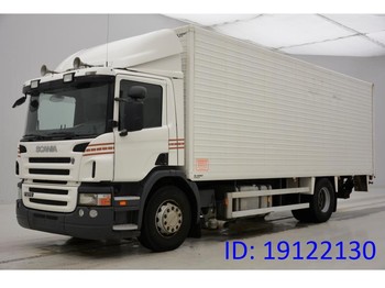 Dobozos felépítményű teherautó Scania P270