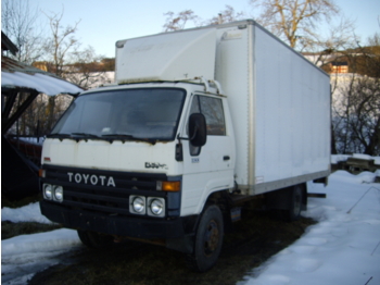 Toyota Dyna - Dobozos felépítményű teherautó
