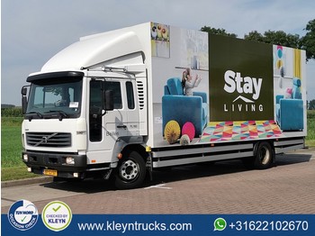 Dobozos felépítményű teherautó Volvo FL 180.08