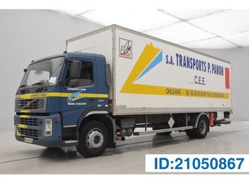 Dobozos felépítményű teherautó Volvo FM9.300