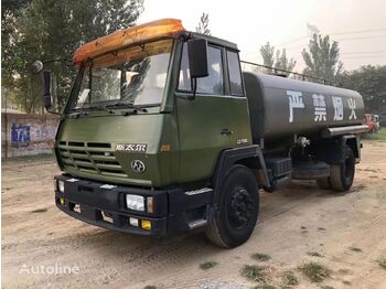 Tartályos teherautó a következők szállításához üzemanyag HONGYAN 4x2 drive 12 tons fuel tank: 3 kép.