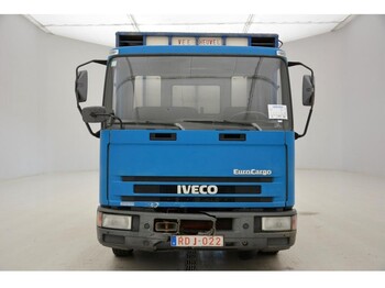 Állatszállító teherautó Iveco 65E14: 2 kép.
