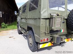 Ponyvás teherautó Iveco VM90 40.10W/M 4x4: 25 kép.