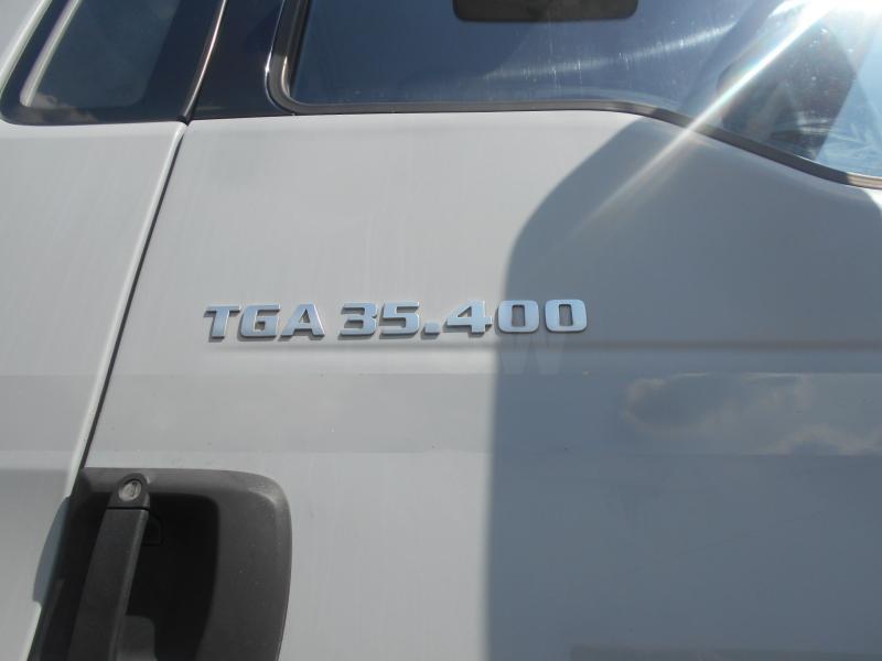 Billenőplatós teherautó MAN TGA 35.400: 3 kép.