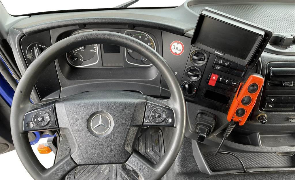 Dobozos felépítményű teherautó Mercedes-Benz Atego 1524 L 7,6m NEK Ksa umpikori+Pl nostin: 16 kép.