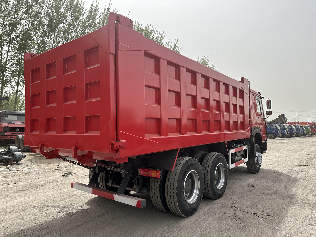 Billenőplatós teherautó a következők szállításához silózás SINOTRUK Howo Dump truck 371: 4 kép.