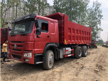 Billenőplatós teherautó a következők szállításához cement Sinotruk Howo Dump truck: 1 kép.