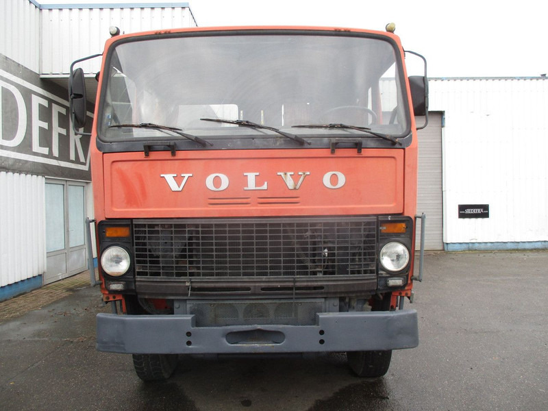 Alvaz teherautó Volvo F7 , 6x4 , Manual , Euro 1 , Telma Retarder , Spring suspension: 6 kép.